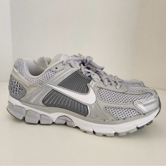 Nike Zoom Vomero 5 Men's Shoes
(FJ4151-003) Size 8 - Picture 1 of 7